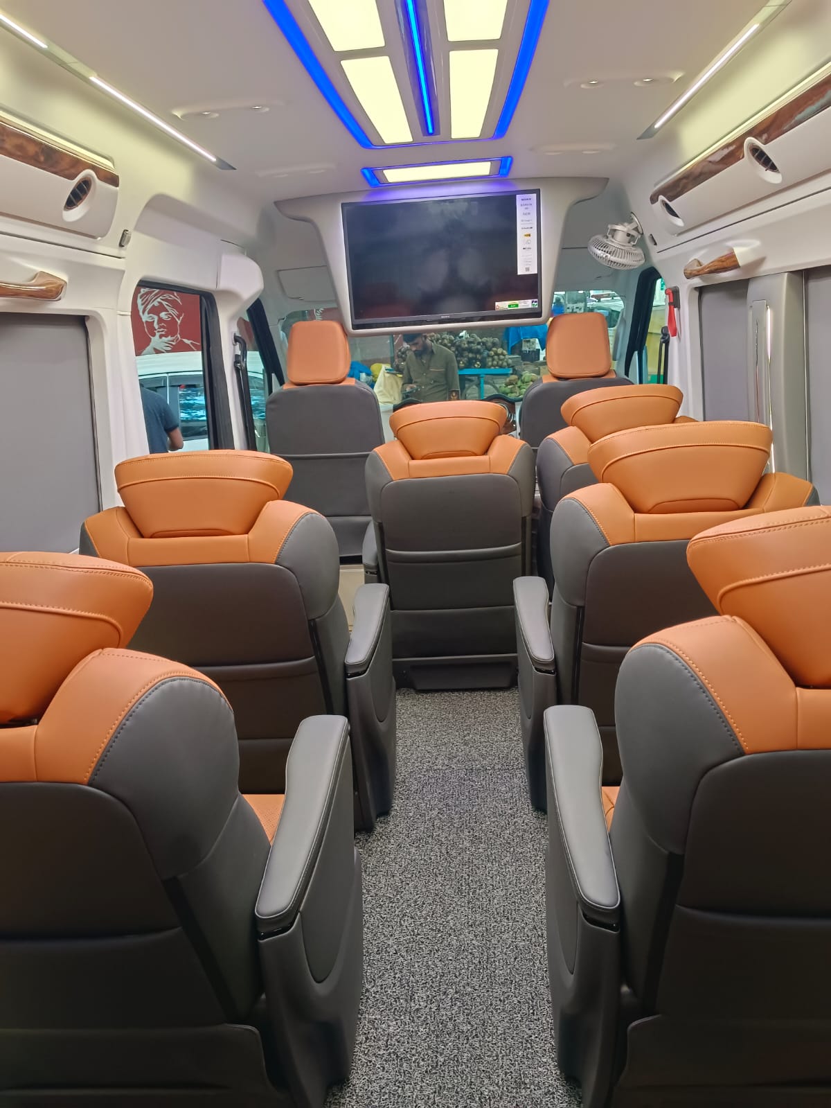 Luxury AC Urbania 12+1 Seater - Premium Group Van